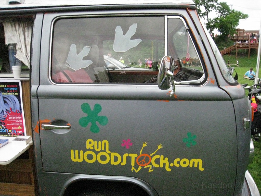 Solstice Run 2011 10M 060.JPG - The 2011 Solstice 10 Mile race in Northville Michigan. Once around the horse race track then through the neighbourhoods. Finish in the park downtown.